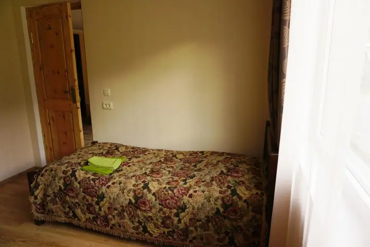 Местиа: Guest House Arina