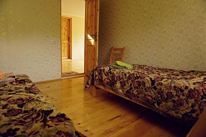Местиа: Guest House Arina