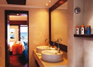 Атуруга: Diamonds Athuruga Maldives Resort & Spa