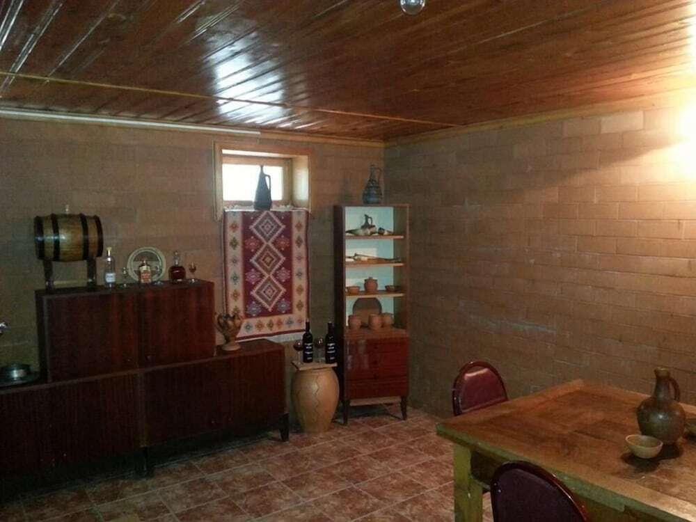 Лагодехи: Дом отдыха и винный погреб Lago