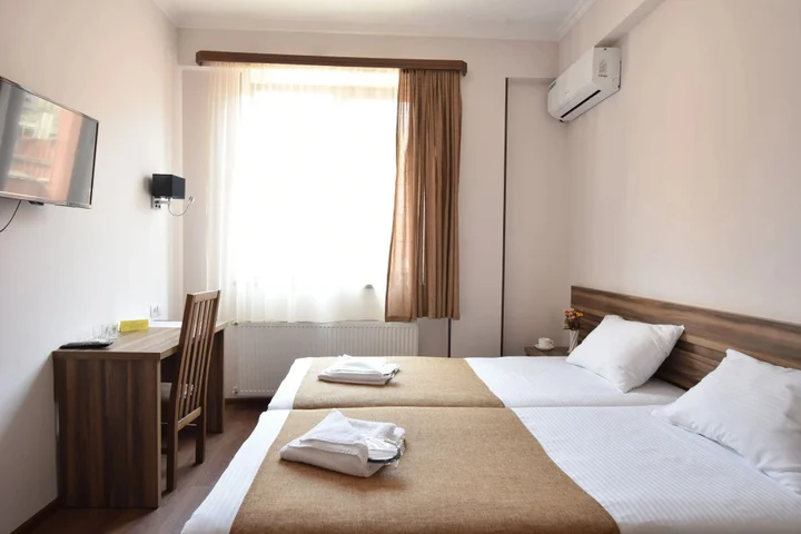 Тбилиси: Hotel Georgia 444