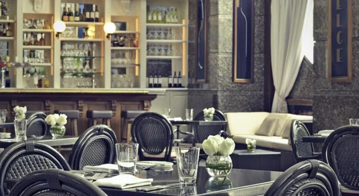Дубай: The Ritz-Carlton Executive Residences