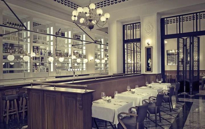 Дубай: The Ritz-Carlton Executive Residences