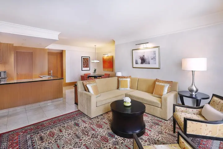 Дубай: The Ritz-Carlton Executive Residences
