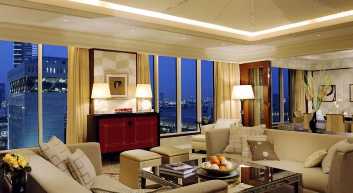 Дубай: The Ritz-Carlton Executive Residences
