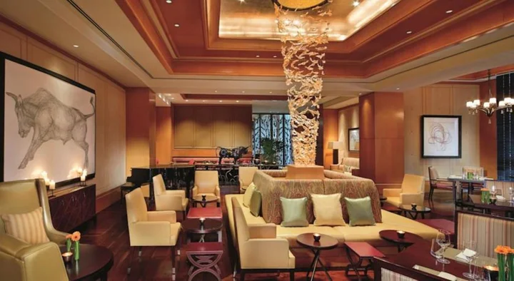 Дубай: The Ritz-Carlton Executive Residences