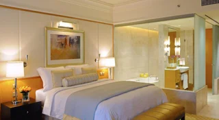 Дубай: The Ritz-Carlton Executive Residences