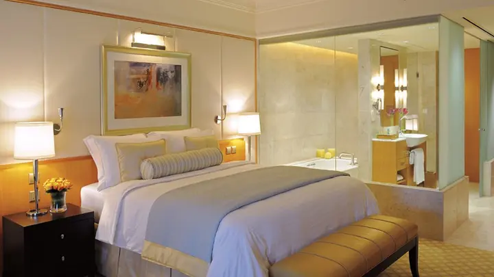 Дубай: The Ritz-Carlton Executive Residences