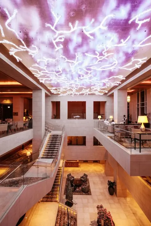 Дубай: The Ritz-Carlton Executive Residences
