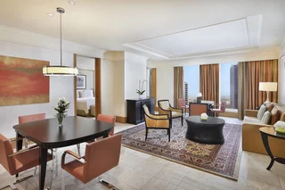 Дубай: The Ritz-Carlton Executive Residences