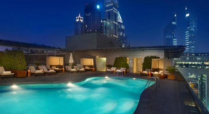 Дубай: The Ritz-Carlton Executive Residences