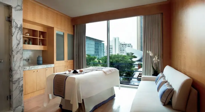 Дубай: The Ritz-Carlton Executive Residences