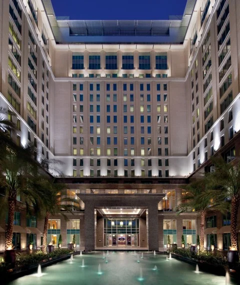 Дубай: The Ritz-Carlton Executive Residences