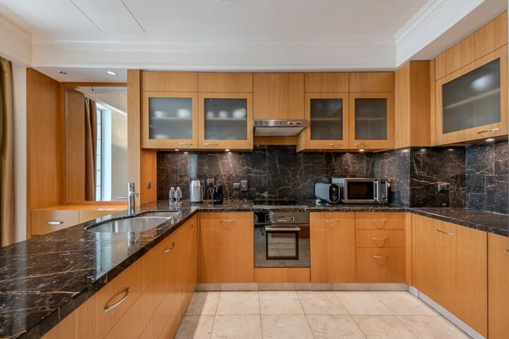 Дубай: The Ritz-Carlton Executive Residences