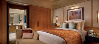 Дубай: The Ritz-Carlton Executive Residences