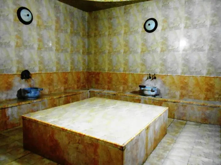 Шеки: Issam Hotel
