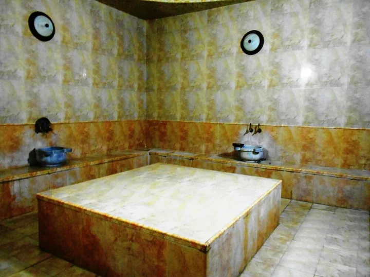Шеки: Issam Hotel