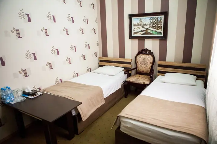 Шеки: Issam Hotel