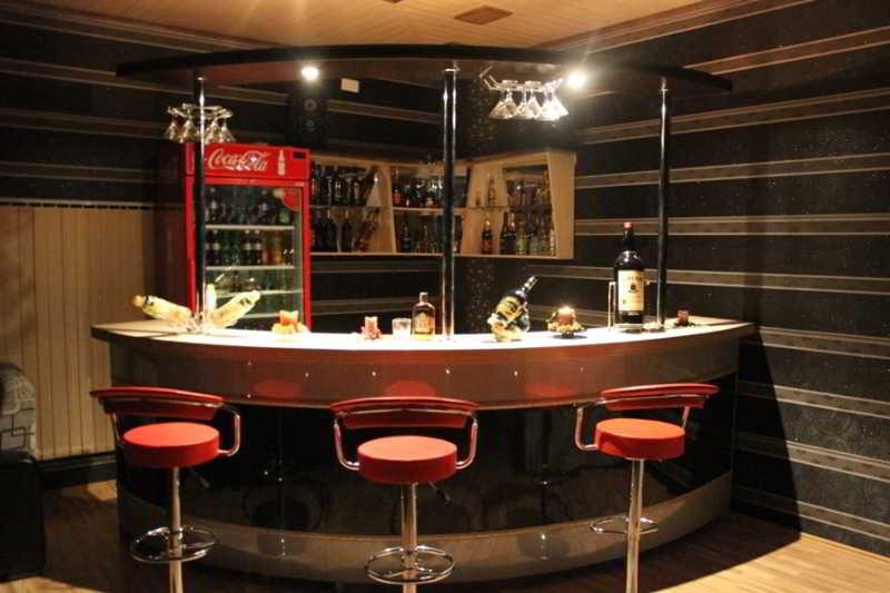 Шеки: Issam Hotel