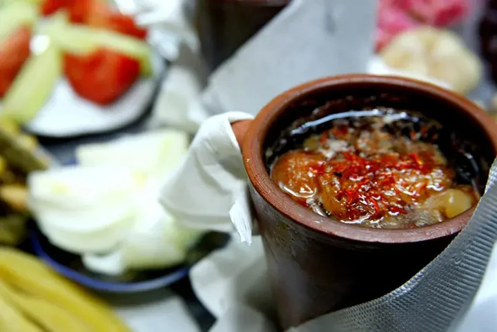 Шеки: Issam Hotel