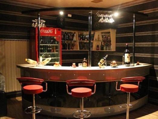 Шеки: Issam Hotel