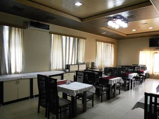 Шеки: Issam Hotel