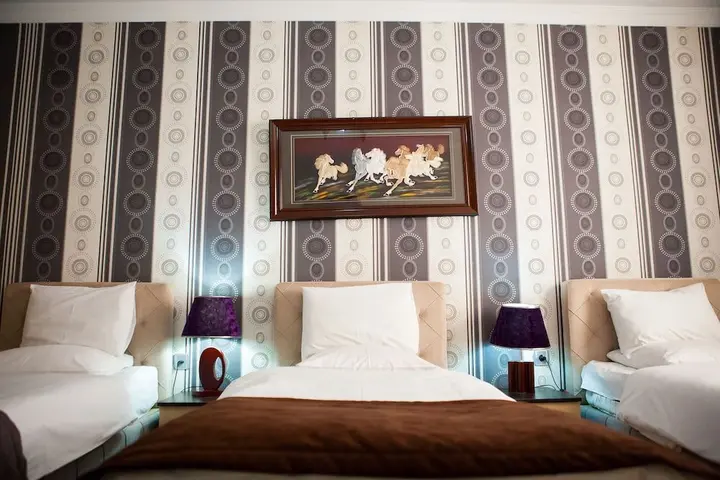 Шеки: Issam Hotel