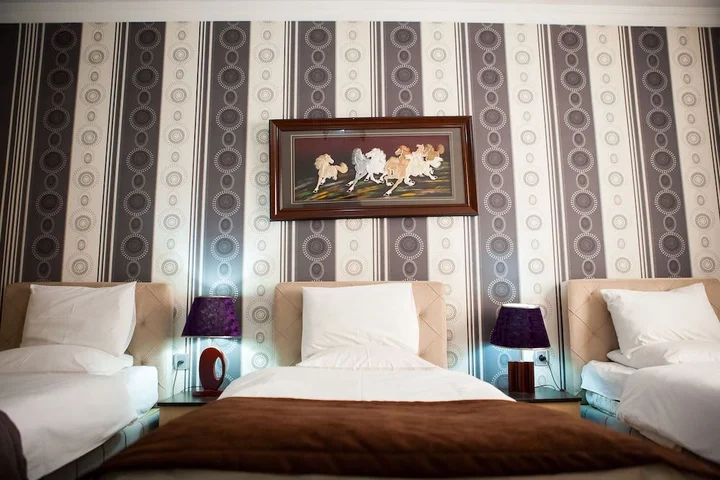 Шеки: Issam Hotel