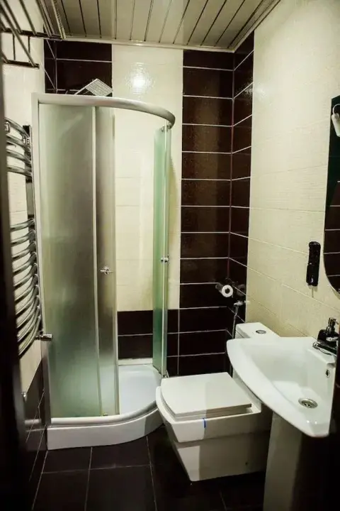 Шеки: Issam Hotel