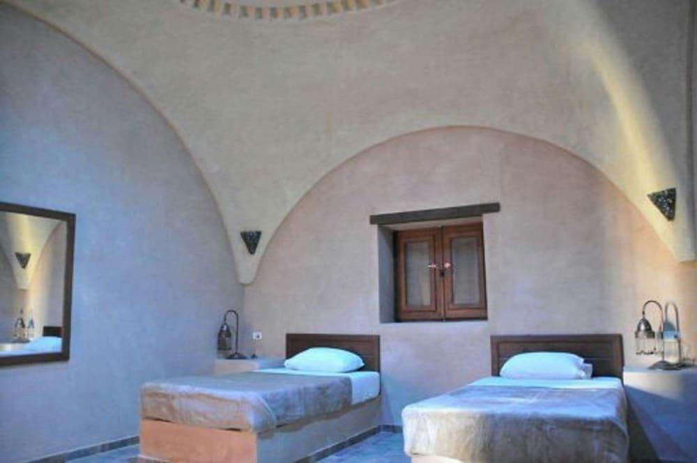 Аль-Бавити: Safari Camp Bahariya Oasis