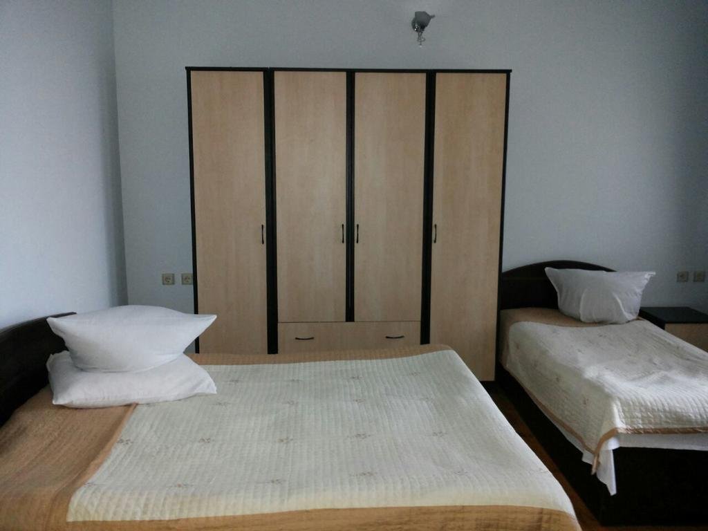 Шеки: Fm Hotel