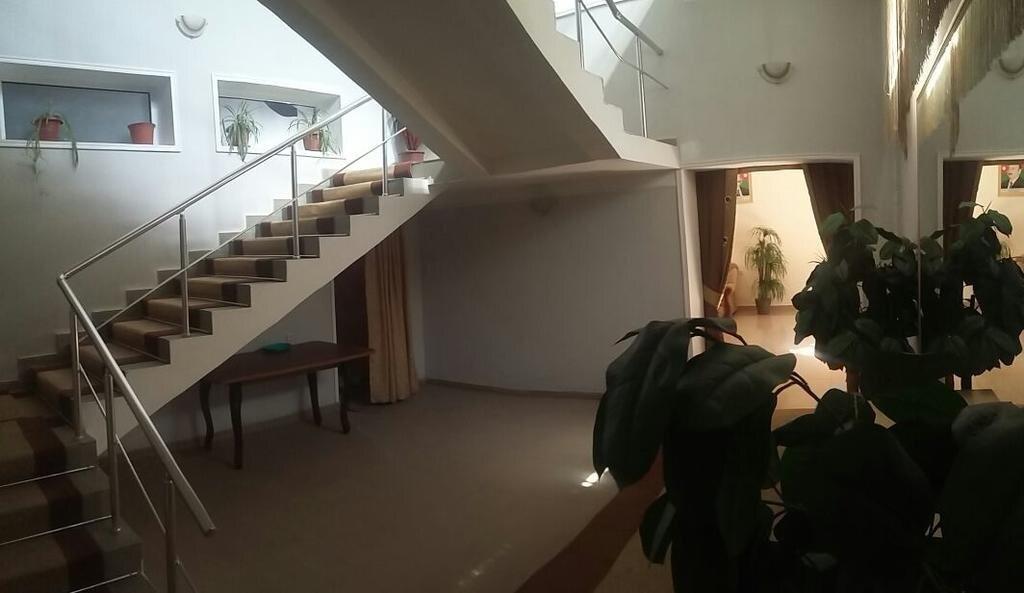 Шеки: Fm Hotel