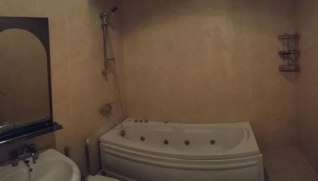 Шеки: Fm Hotel