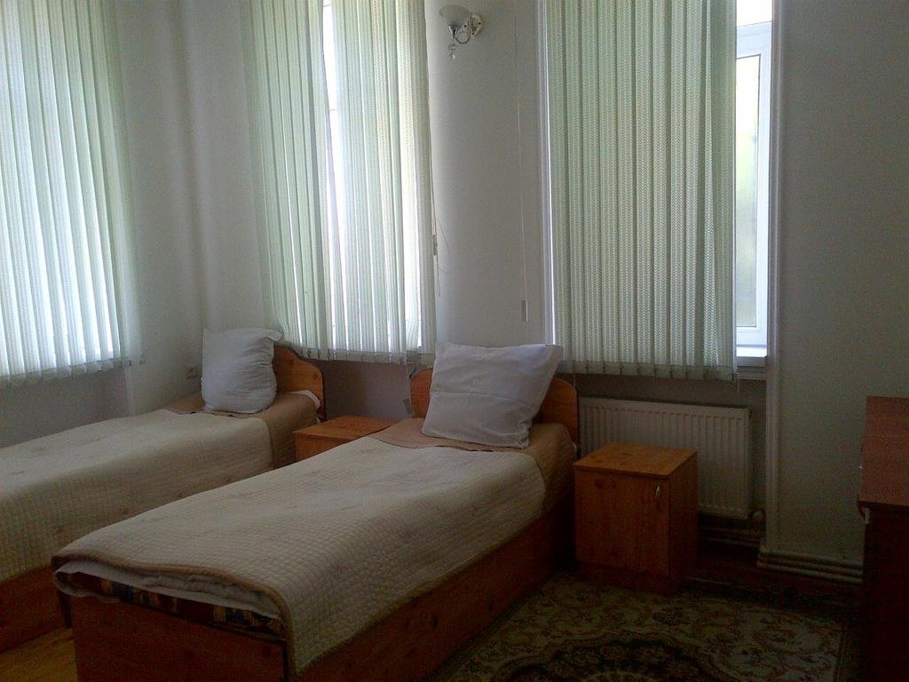 Шеки: Fm Hotel