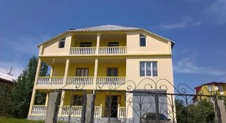 Батуми: Madonas Guest House