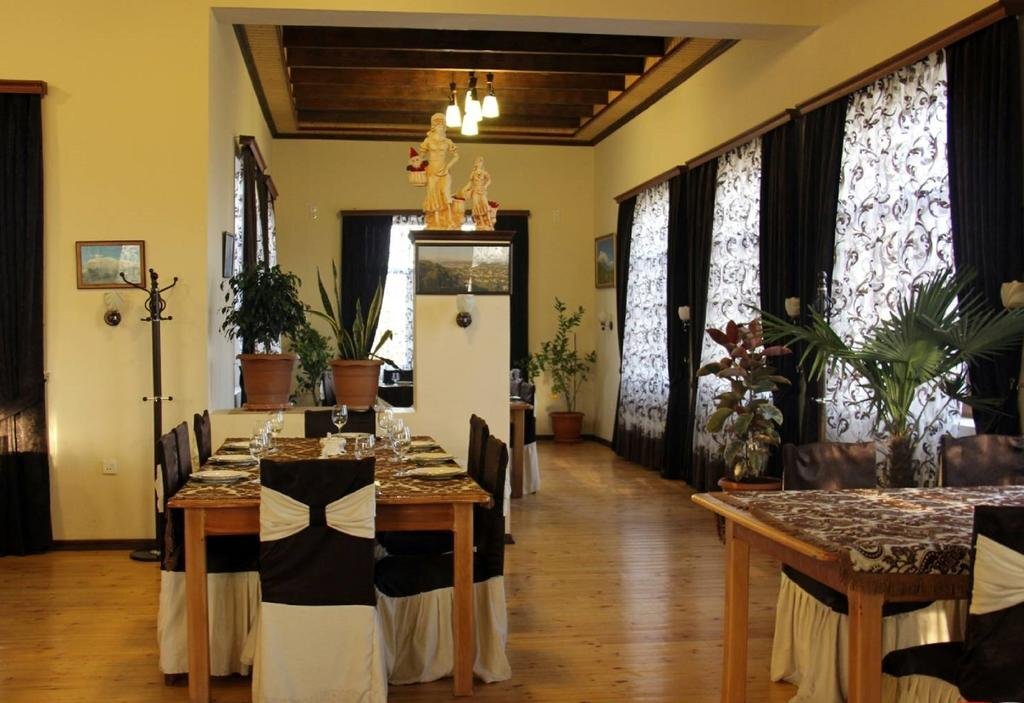 Губа: MM Boutique Hotel