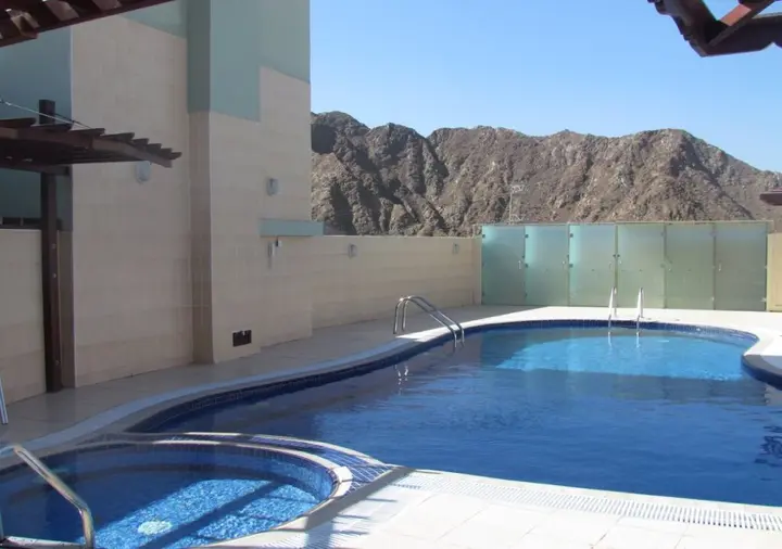 Мурба: Mirage Hotel Al Aqah