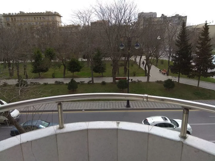 Баку: Best Eastern Hotel Irshad