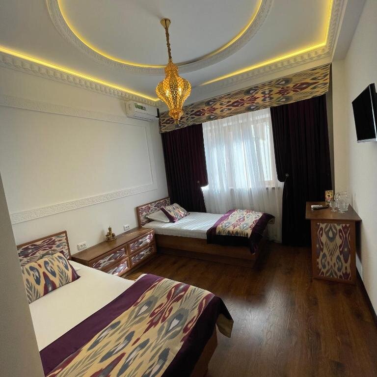 Бухара: Hotel Khurjin