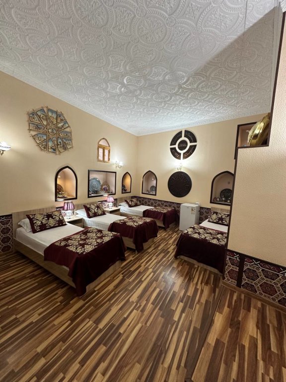Бухара: Hotel Khurjin