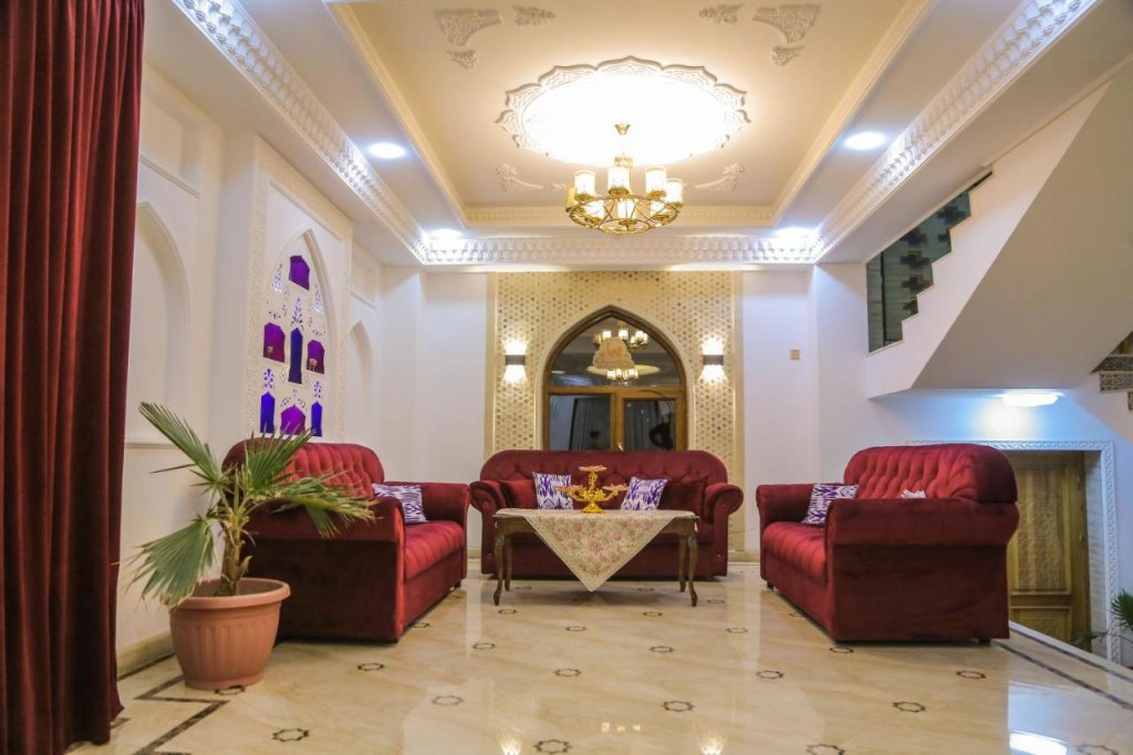Бухара: Hotel Khurjin