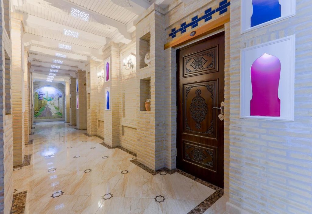 Бухара: Hotel Khurjin