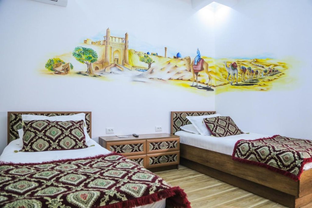 Бухара: Hotel Khurjin