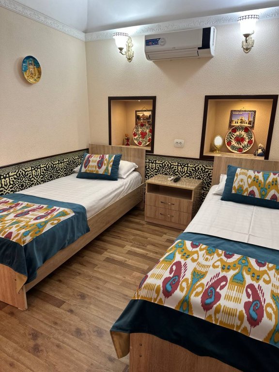 Бухара: Hotel Khurjin