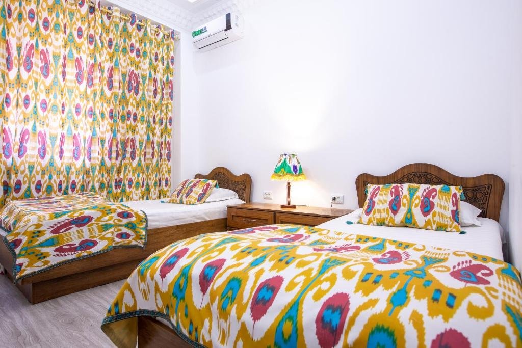 Бухара: Hotel Khurjin