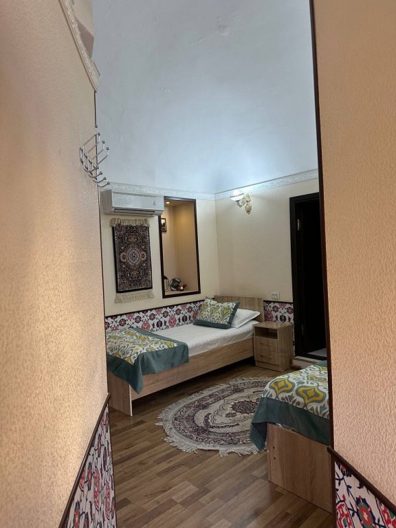 Бухара: Hotel Khurjin