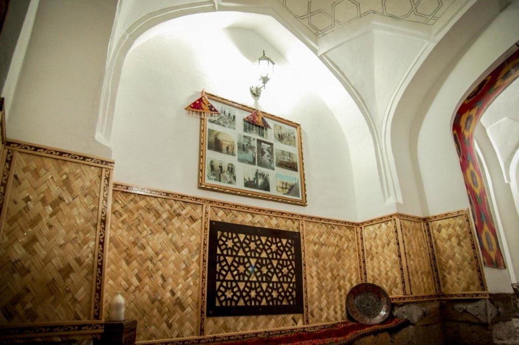 Бухара: Hotel Khurjin