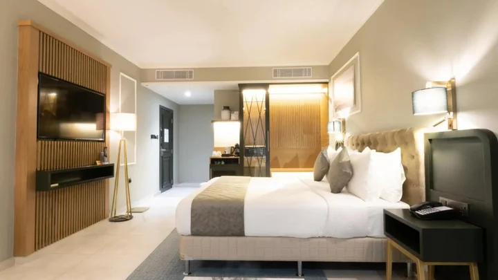 Дубай: President Hotel