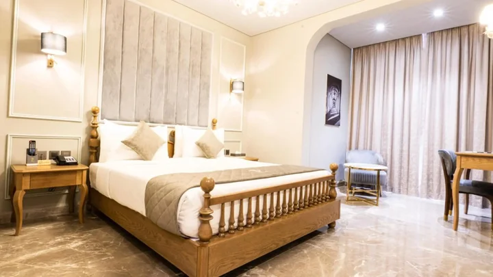 Дубай: President Hotel