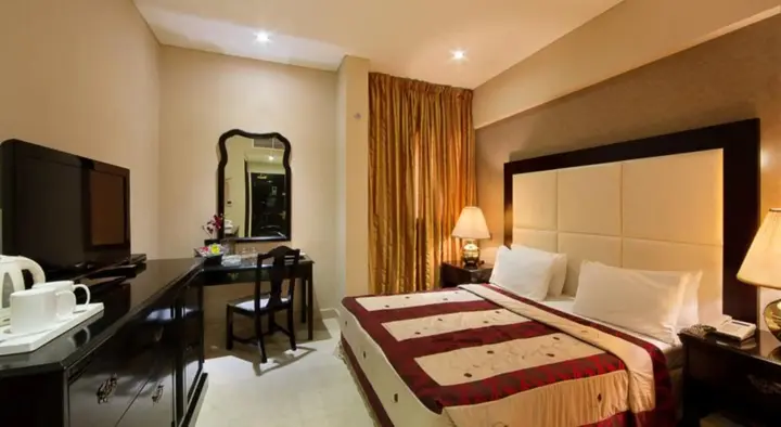 Дубай: President Hotel